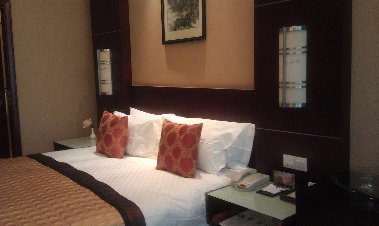Howard Johnson Wyndham Leonora Plzaz Shanghai Exterior photo